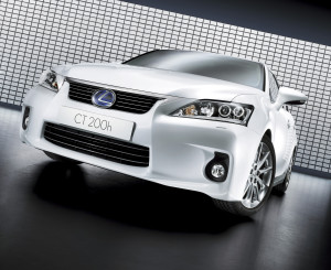 2011_Lexus_CT200h_13